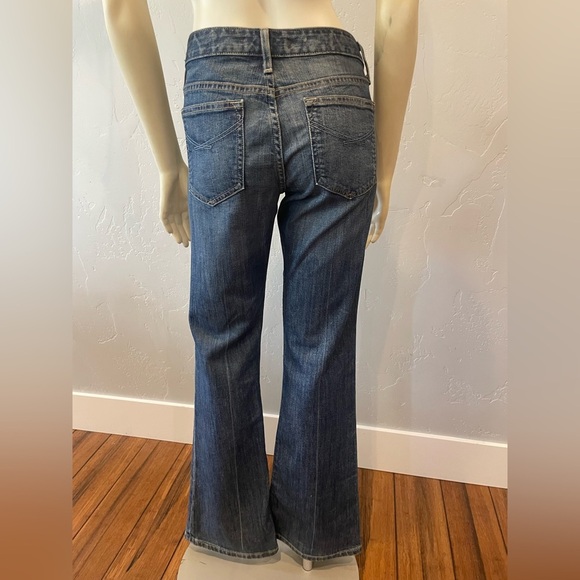 Women’s Y2K gap low rise boot cut jeans in medium wash size 28/6 X 32 - Picture 10 of 10